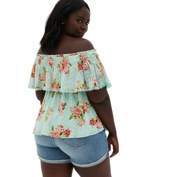 BNWT Torrid Off the Shoulder Green Floral Swiss Dot Smocked Ruffle Top Sz 1 - Picture 2 of 4